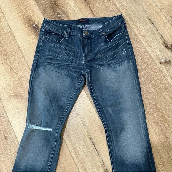 Seven7 Women's Dark Wash Mid-Rise Distressed Denim Jeans Size 8 GUC - Picture 10 of 12
